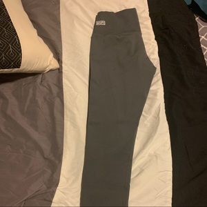 KEFI Medium Leggings